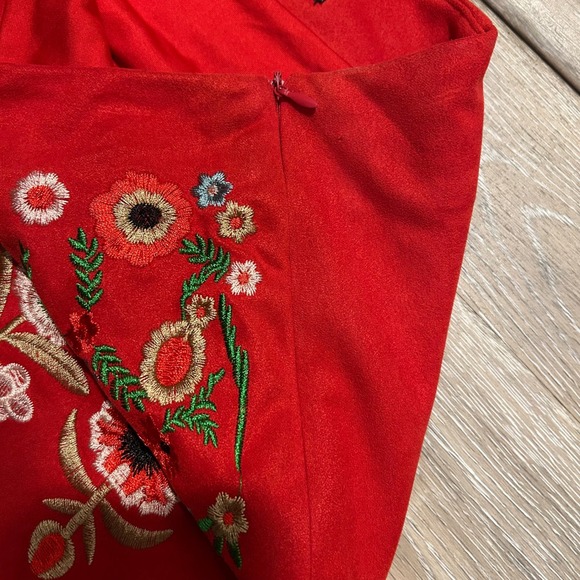 L&B Lucky & Blessed Red Embroidered Floral Mini Skirt Size S - Picture 4 of 5